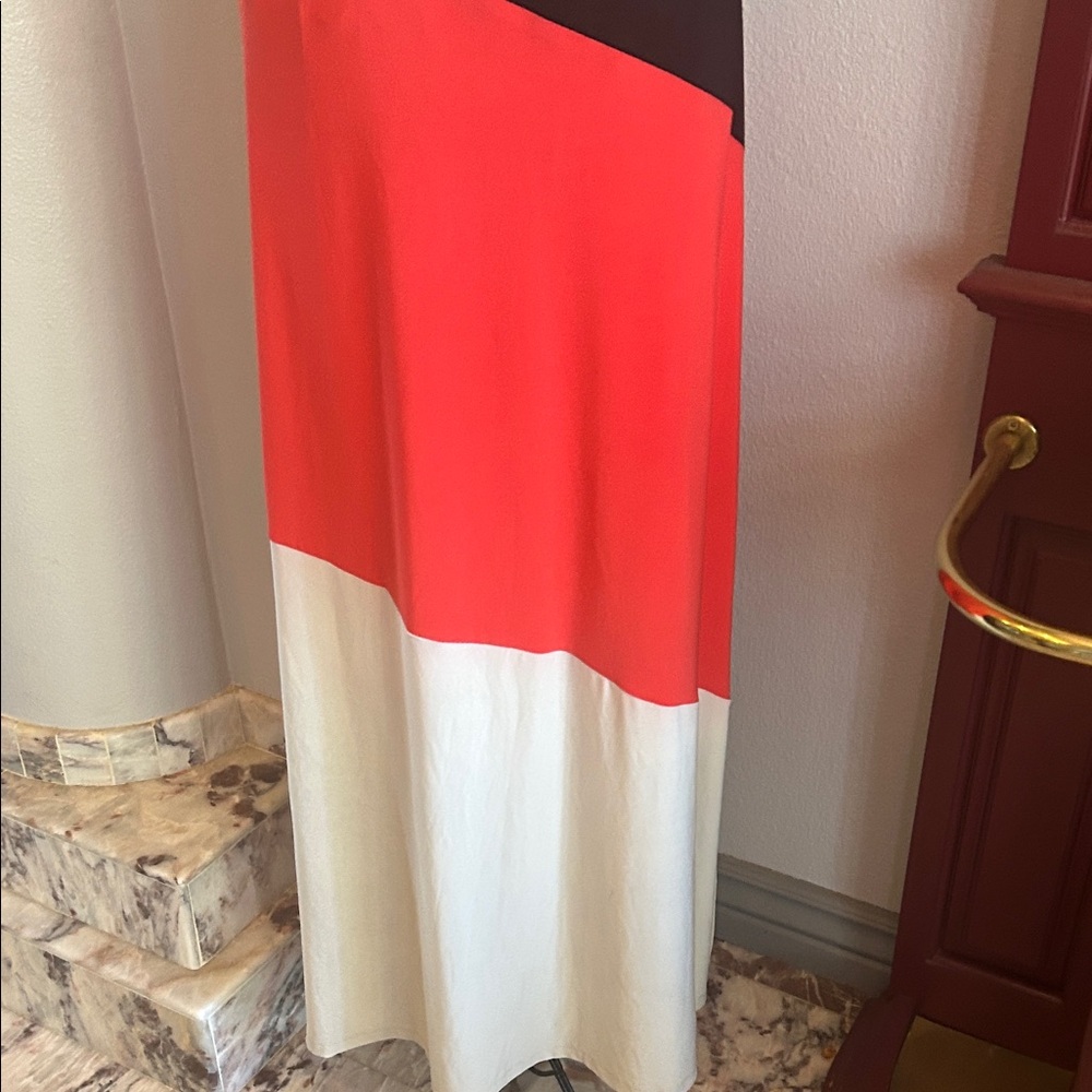 Elegant Asymmetrical Black and Red Maxi Dress - Picture 11 of 13